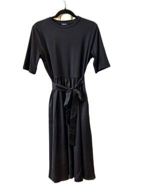 Black Tie-Waist Midi Dress with - Size Large